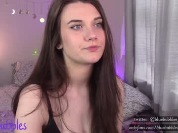 webcam girl blue_bubbles118 live cam image #2375959