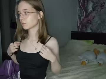 webcam girl lowress live cam image #12042965