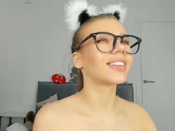 webcam girl jenie_fire live cam image #10635385