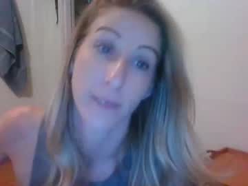 webcam girl riley_waters live cam image #2075152