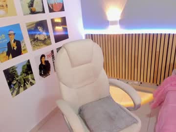 webcam girl little_effy18 live cam image #8332389