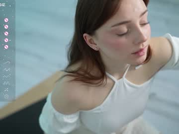 webcam girl floret_joy live cam image #8988037