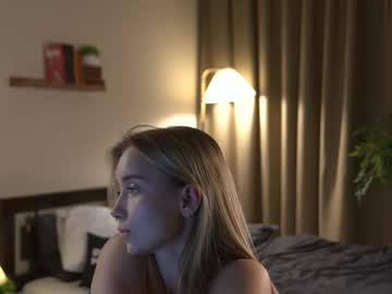 webcam girl 2girls_1dream live cam image #12271494