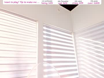 webcam girl white_snow_ live cam image #716499