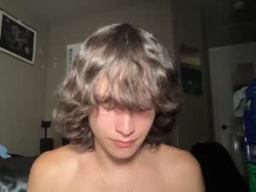 webcam man jungleliving333 live cam image #2207592