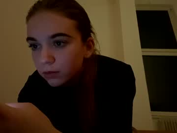 webcam girl lilfrooti0 live cam image #8313745