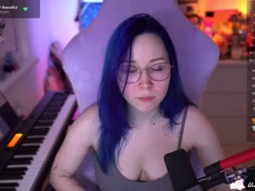 webcam girl blue_mooncat live cam image #7519381
