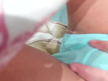 webcam girl lets_slip_and_slide live cam image #7758843