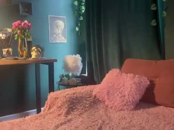 webcam girl bmwm5f90 live cam image #12920954
