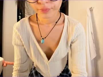 webcam girl akino_17 live cam image #2547425