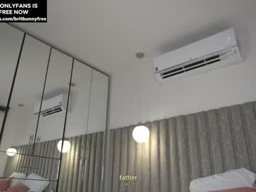 webcam girl camilitasu live cam image #9515897
