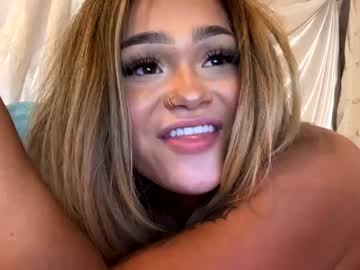 webcam girl ari_02 live cam image #6602622