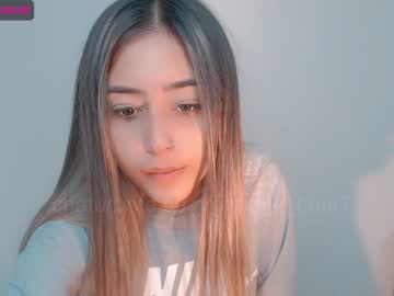 webcam girl gummy_bear7 live cam image #1867590