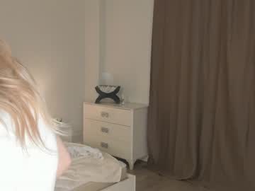 webcam girl tothebottomofonesheart live cam image #8618213