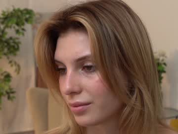 webcam girl refined_style live cam image #10553504