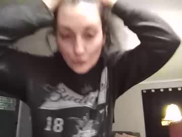 Cam for sadmilfandcookies