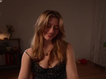 webcam girl alisonrouge live cam image #11000355