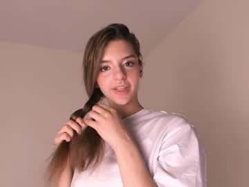 webcam girl lesi_moon live cam image #6776734