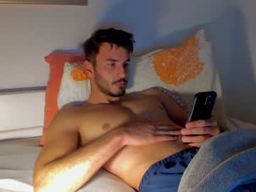 webcam man hola_hola_555 live cam image #930319