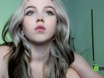 webcam girl small_blondee live cam image #6651643