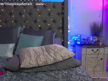 webcam girl theashleydaniels live cam image #2352738