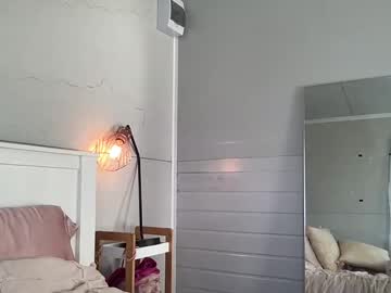 webcam girl millie333x live cam image #12627293