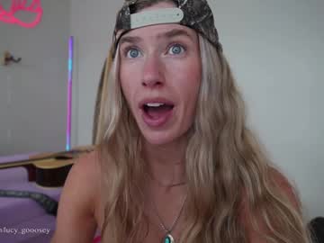 webcam girl lucy_gooosey live cam image #10324373