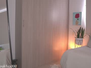 webcam girl laura_roldan live cam image #10795372