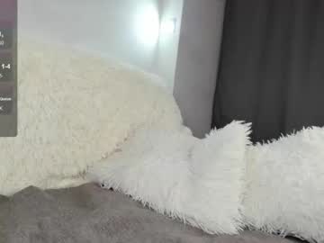 webcam girl dearly_emily live cam image #10127921