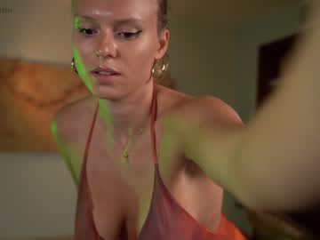 webcam girl chillwithkira live cam image #3947397