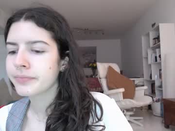webcam girl frenchava live cam image #8072353