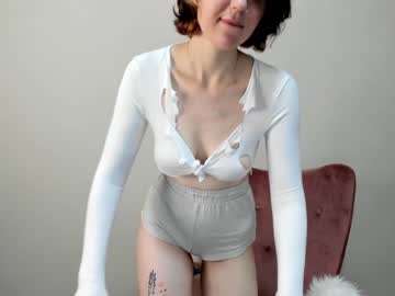 webcam girl moolly_miller live cam image #6179328