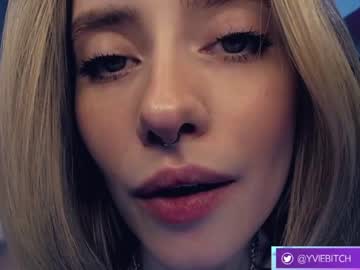 webcam girl _yvie_ live cam image #6349227