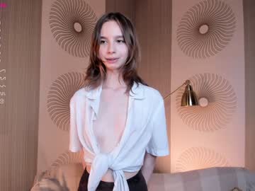 webcam girl happiness_call live cam image #5680574