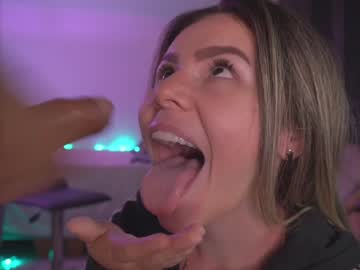 webcam girl xhxoxtxsxex live cam image #8079132