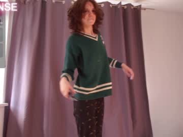 webcam girl careful_i_bite live cam image #9427598