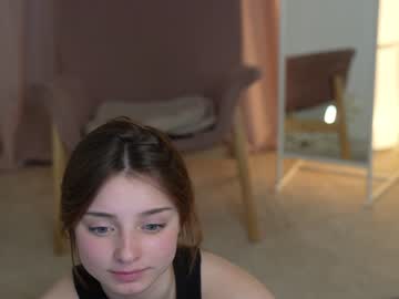 webcam girl floret_joy live cam image #9385353