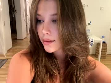 webcam girl bitter_moon live cam image #9877699