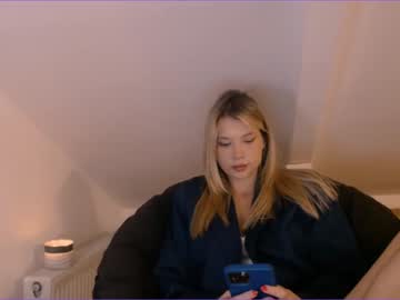 webcam girl bitter_moon live cam image #4796241