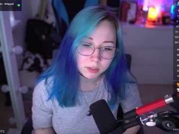webcam girl blue_mooncat live cam image #6317030