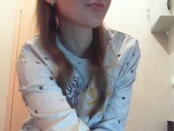 webcam girl kyliesweetyy live cam image #1118175