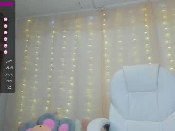 webcam girl urlittlegirl_ live cam image #2084179