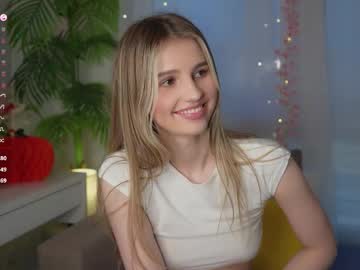 webcam girl fluffy_angel live cam image #12070455