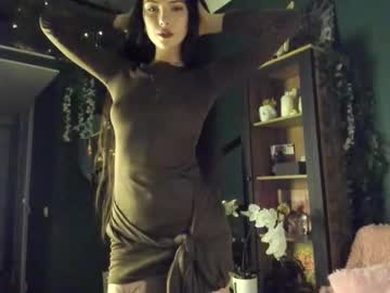 webcam girl bmwm5f90 live cam image #12053970