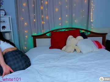 webcam girl foxhilary live cam image #1441524