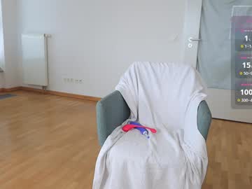 webcam girl curlylolly live cam image #10632936