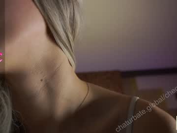 webcam girl checkmypeach live cam image #10894076