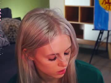 webcam girl audreycarvin live cam image #10485017
