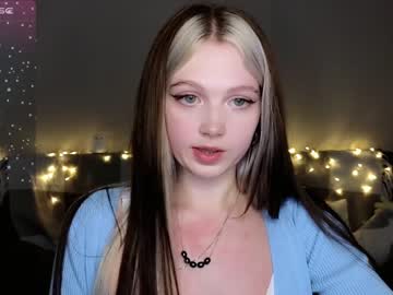 webcam girl small_blondee live cam image #7534381