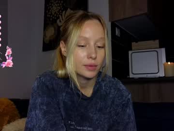 webcam girl white_lime live cam image #9894846